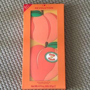I Love Revolution Tasty Peach Shadow Palette 18 Shades Intense Pressed Pigments